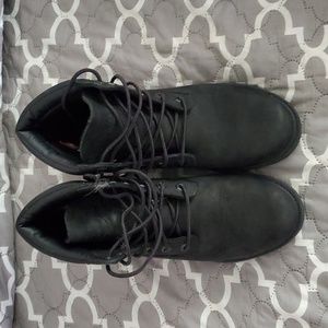 Black Timberland womans boots